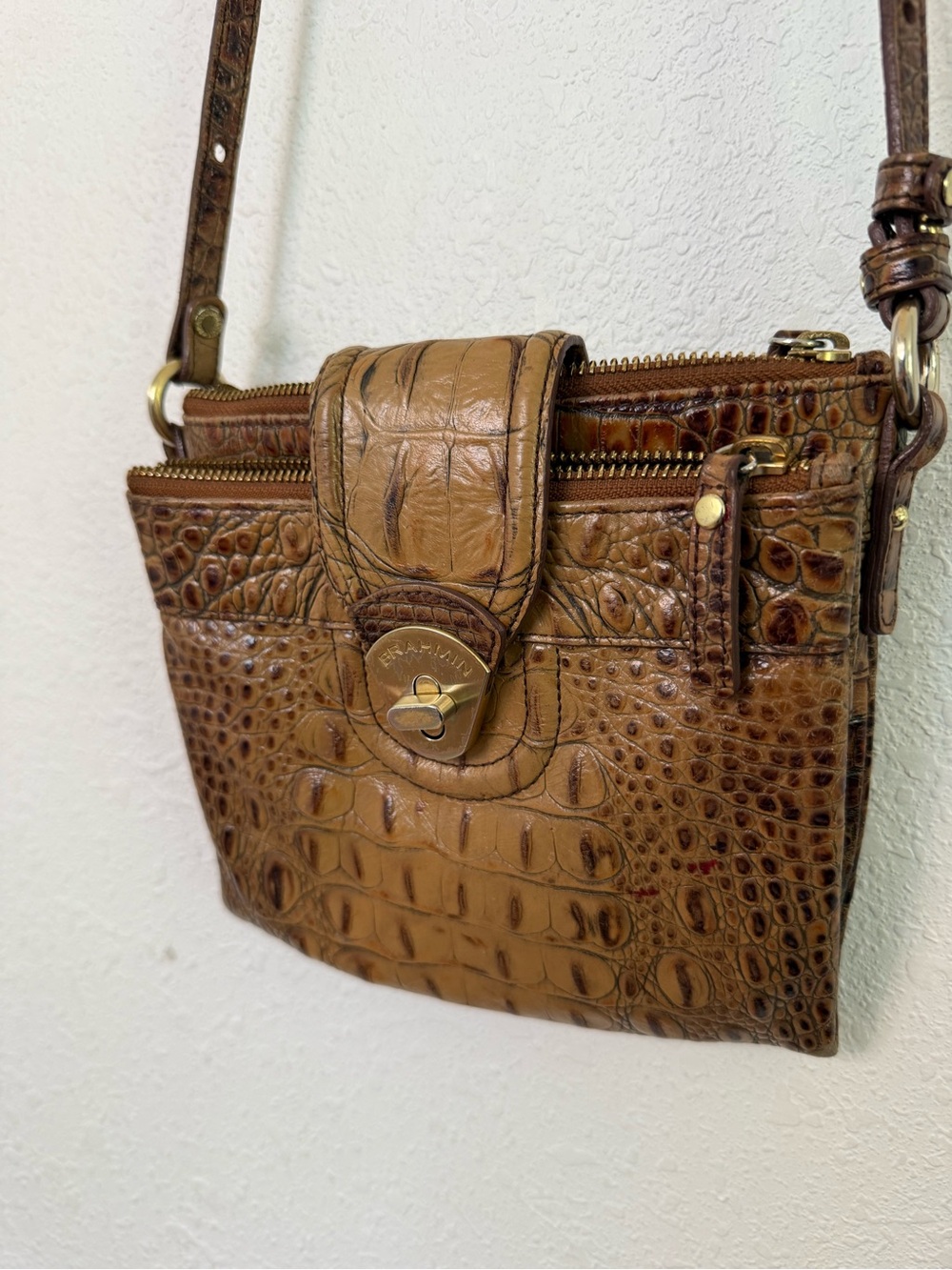 Brahmin Small Brown Croc-Embossed Leather Crossbody Bag Purse Turnlock